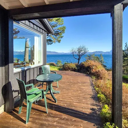 4 Bedroom Awesome In Fusa Feriehus