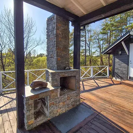 4 Bedroom Awesome In Fusa Feriehus *
