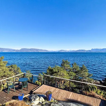 4 Bedroom Awesome In Fusa