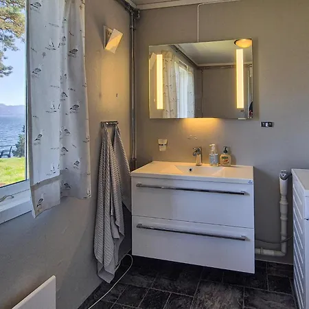 4 Bedroom Awesome In Fusa